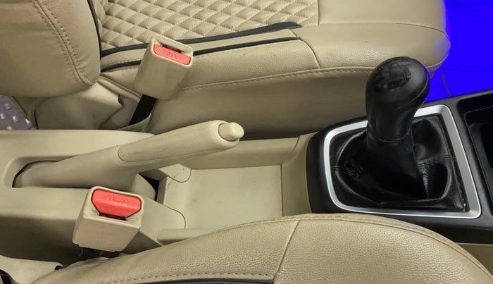 2017 Maruti Dzire LXI, CNG, Manual, 32,849 km, Gear Lever