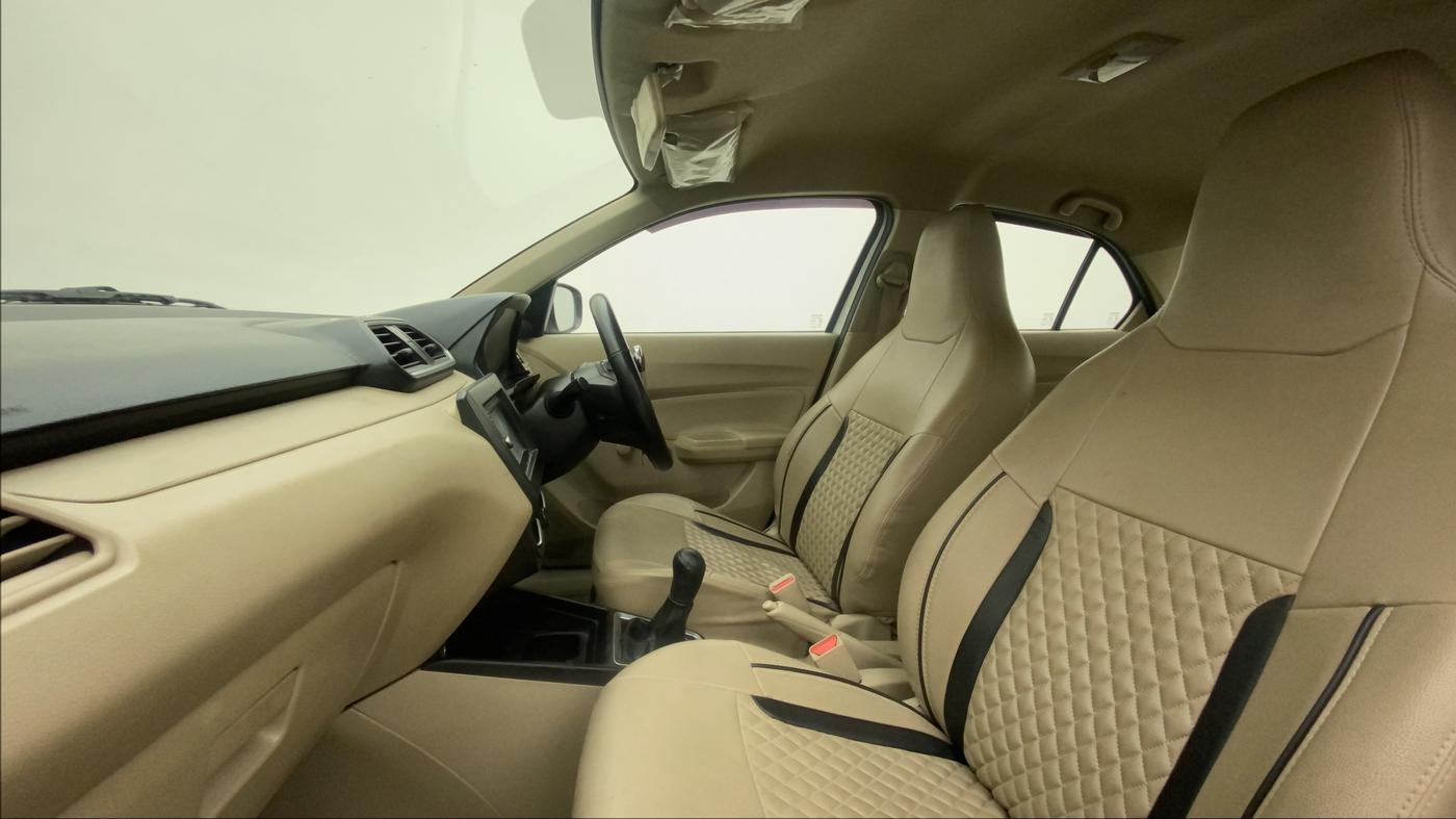2017 Maruti Dzire LXI, CNG, Manual, 32,849 km, Right Side Front Door Cabin