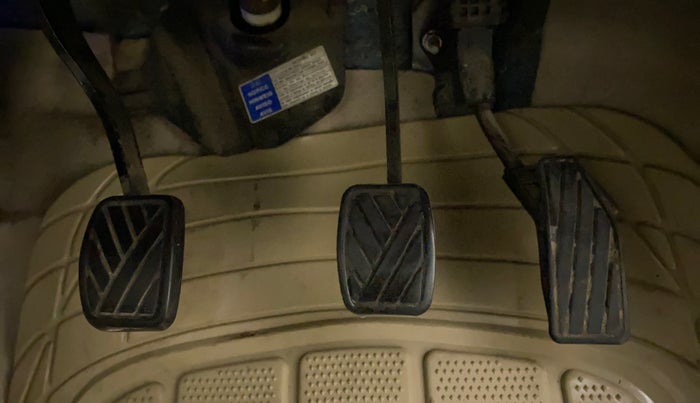 2017 Maruti Dzire LXI, CNG, Manual, 32,849 km, Pedals