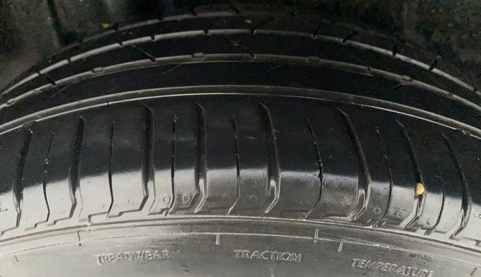 2017 Maruti Vitara Brezza VDI OPT, Diesel, Manual, 83,652 km, Right Rear Tyre Tread