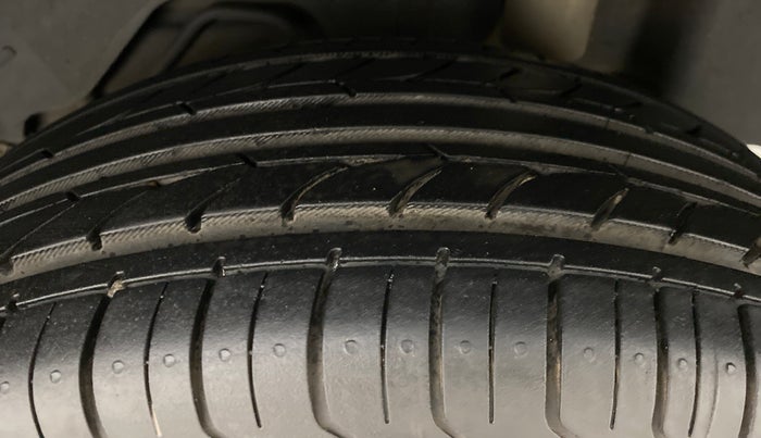 2019 Ford New Figo TITANIUM 1.2 PETROL MT, Petrol, Manual, 37,736 km, Left Rear Tyre Tread