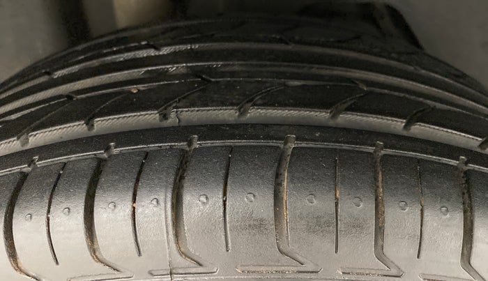 2019 Ford New Figo TITANIUM 1.2 PETROL MT, Petrol, Manual, 37,736 km, Right Rear Tyre Tread