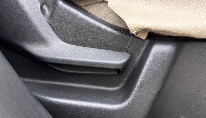 2021 Maruti New Wagon-R LXI CNG 1.0, CNG, Manual, 63,468 km, Driver Side Adjustment Panel