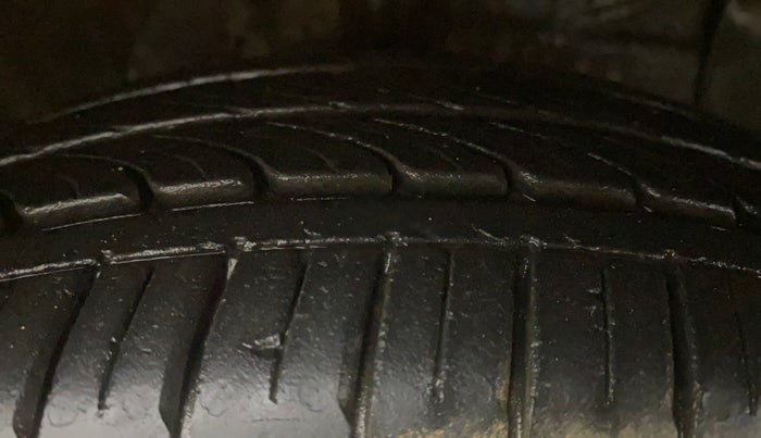 2016 Hyundai Grand i10 ASTA (O) AT 1.2 KAPPA VTVT, Petrol, Automatic, 64,215 km, Right Front Tyre Tread