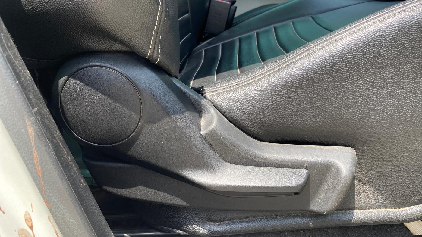 2018 Maruti IGNIS DELTA 1.2, Petrol, Manual, 86,795 km, Driver Side Adjustment Panel