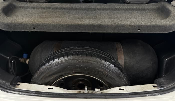 2015 Maruti Swift LXI (O), CNG, Manual, 56,349 km, Boot Inside