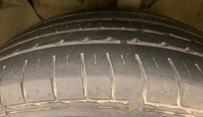 2017 Hyundai Creta E PLUS 1.6 PETROL, Petrol, Manual, 84,287 km, Left Front Tyre Tread