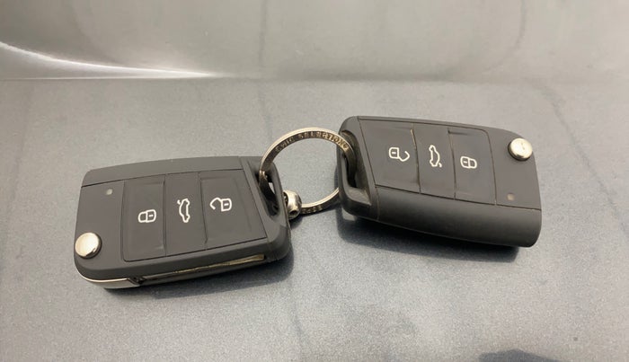 2021 Skoda KUSHAQ AMBITION 1.0L TSI MT, Petrol, Manual, 31,368 km, Key Close Up
