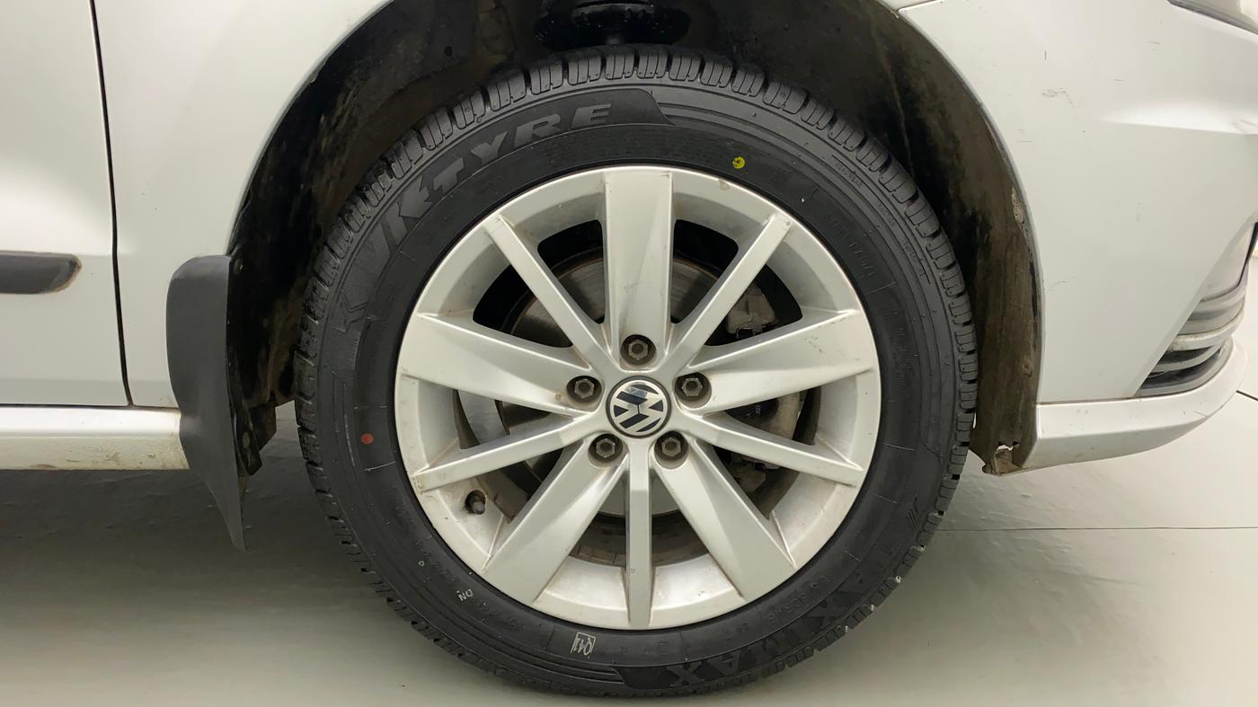 2016 Volkswagen Ameo HIGHLINE1.2L, Petrol, Manual, 71,580 km, Right Front Wheel