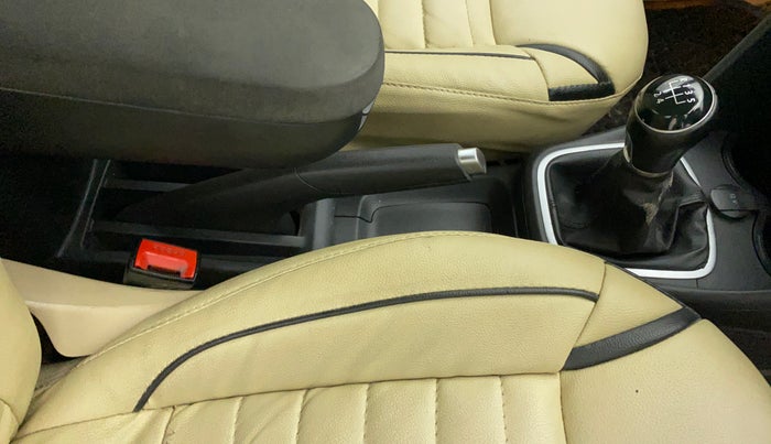 2016 Volkswagen Ameo HIGHLINE1.2L, Petrol, Manual, 71,580 km, Gear Lever