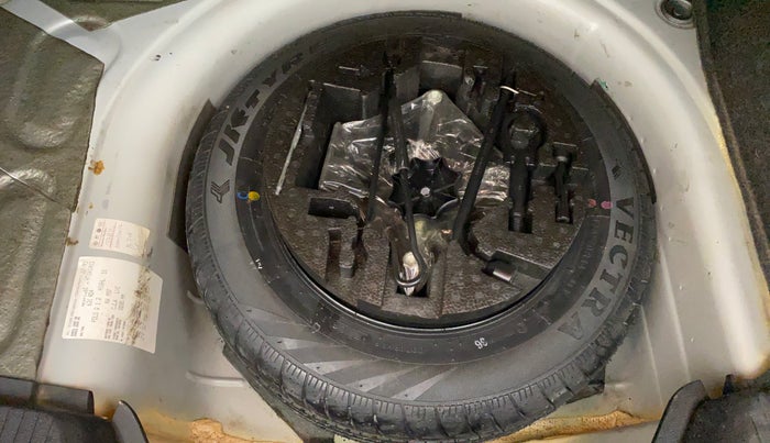 2016 Volkswagen Ameo HIGHLINE1.2L, Petrol, Manual, 71,580 km, Spare Tyre