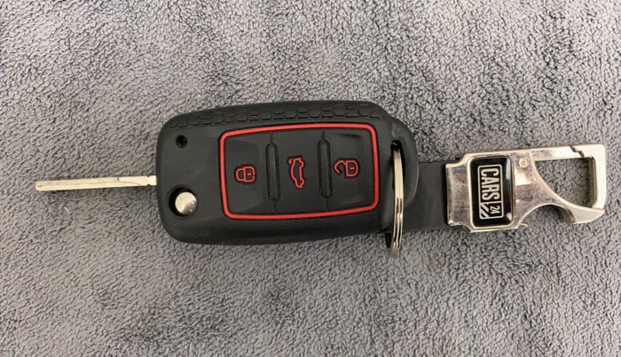 2016 Volkswagen Ameo HIGHLINE1.2L, Petrol, Manual, 71,580 km, Key Close Up