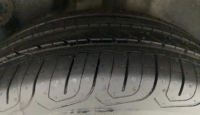 2016 Volkswagen Ameo HIGHLINE1.2L, Petrol, Manual, 71,580 km, Right Rear Tyre Tread
