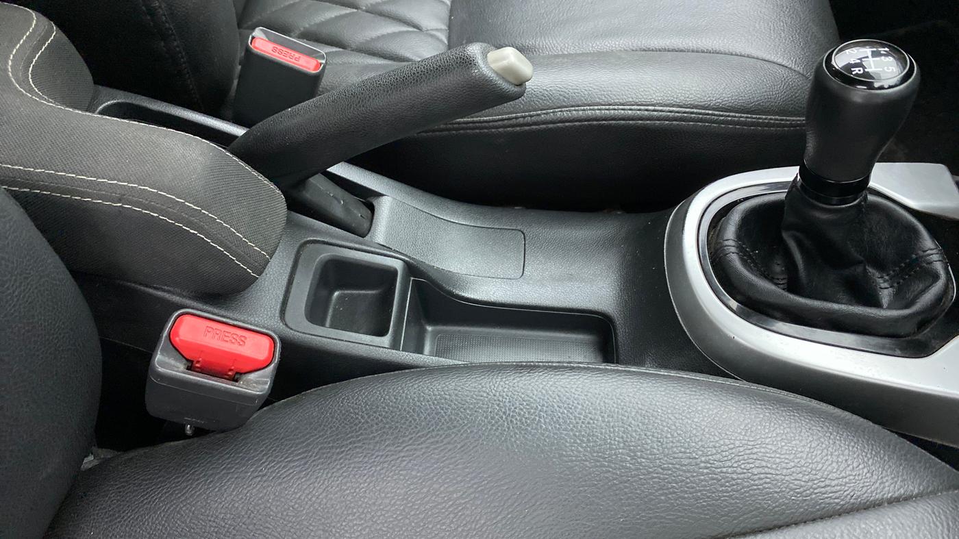 2019 Honda WR-V 1.2 i-VTEC VX MT, Petrol, Manual, 26,690 km, Gear Lever