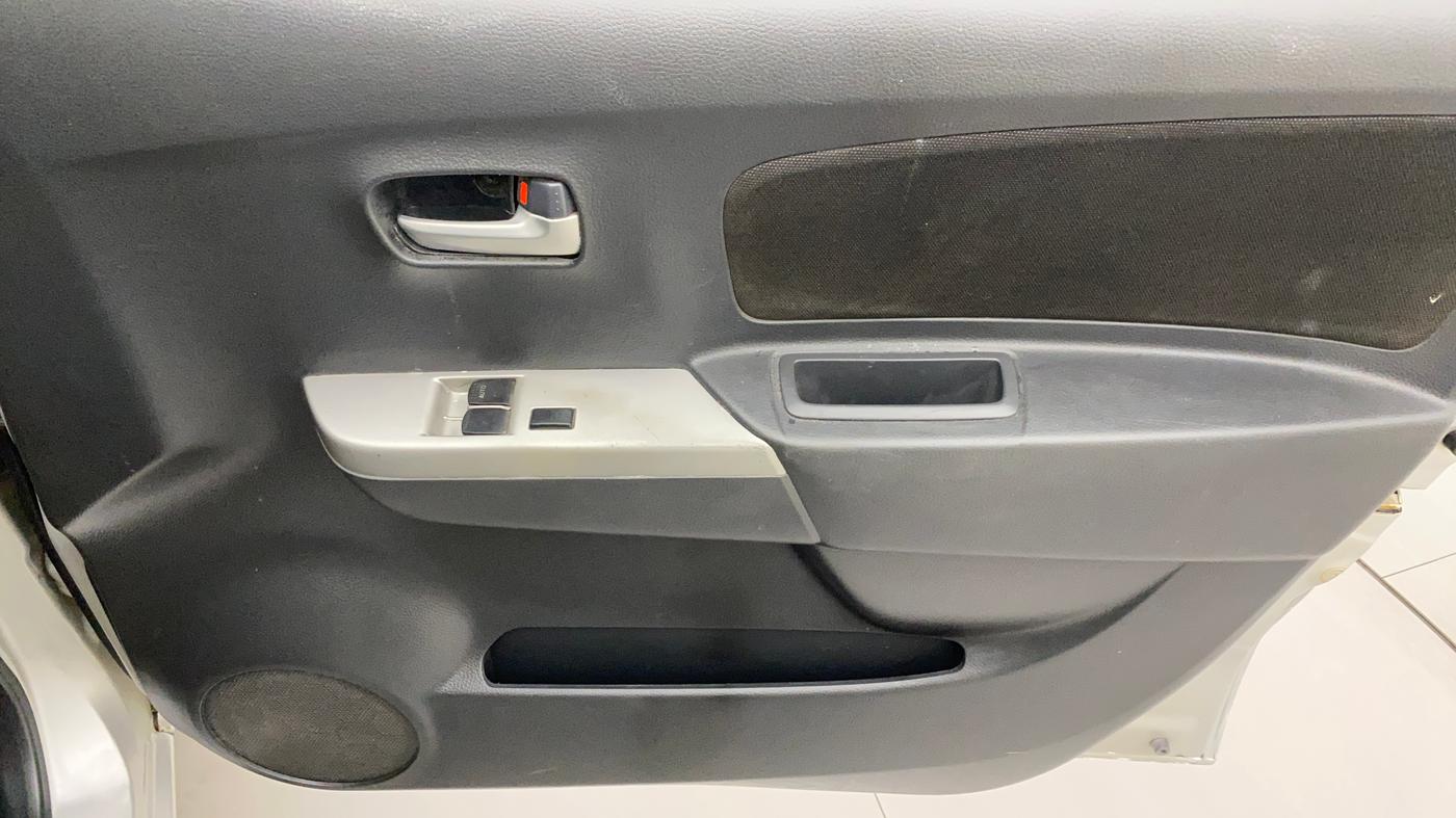 2012 Maruti Wagon R 1.0 LXI CNG, CNG, Manual, 73,573 km, Driver Side Door Panels Control