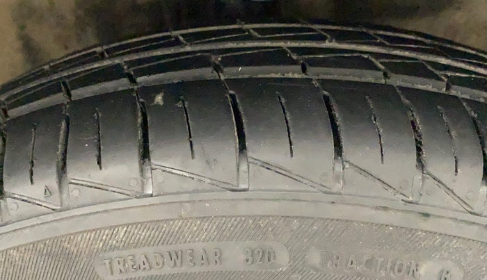 2012 Maruti Wagon R 1.0 LXI CNG, CNG, Manual, 73,573 km, Right Front Tyre Tread