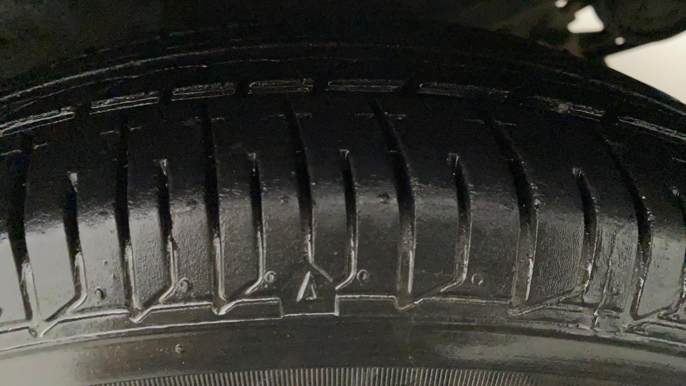 2011 Hyundai i10 SPORTZ 1.2, Petrol, Manual, 32,715 km, Left Front Tyre Tread