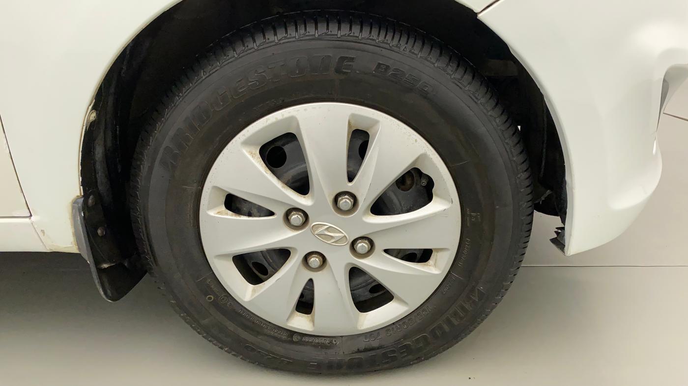 2011 Hyundai i10 SPORTZ 1.2, Petrol, Manual, 32,715 km, Right Front Wheel