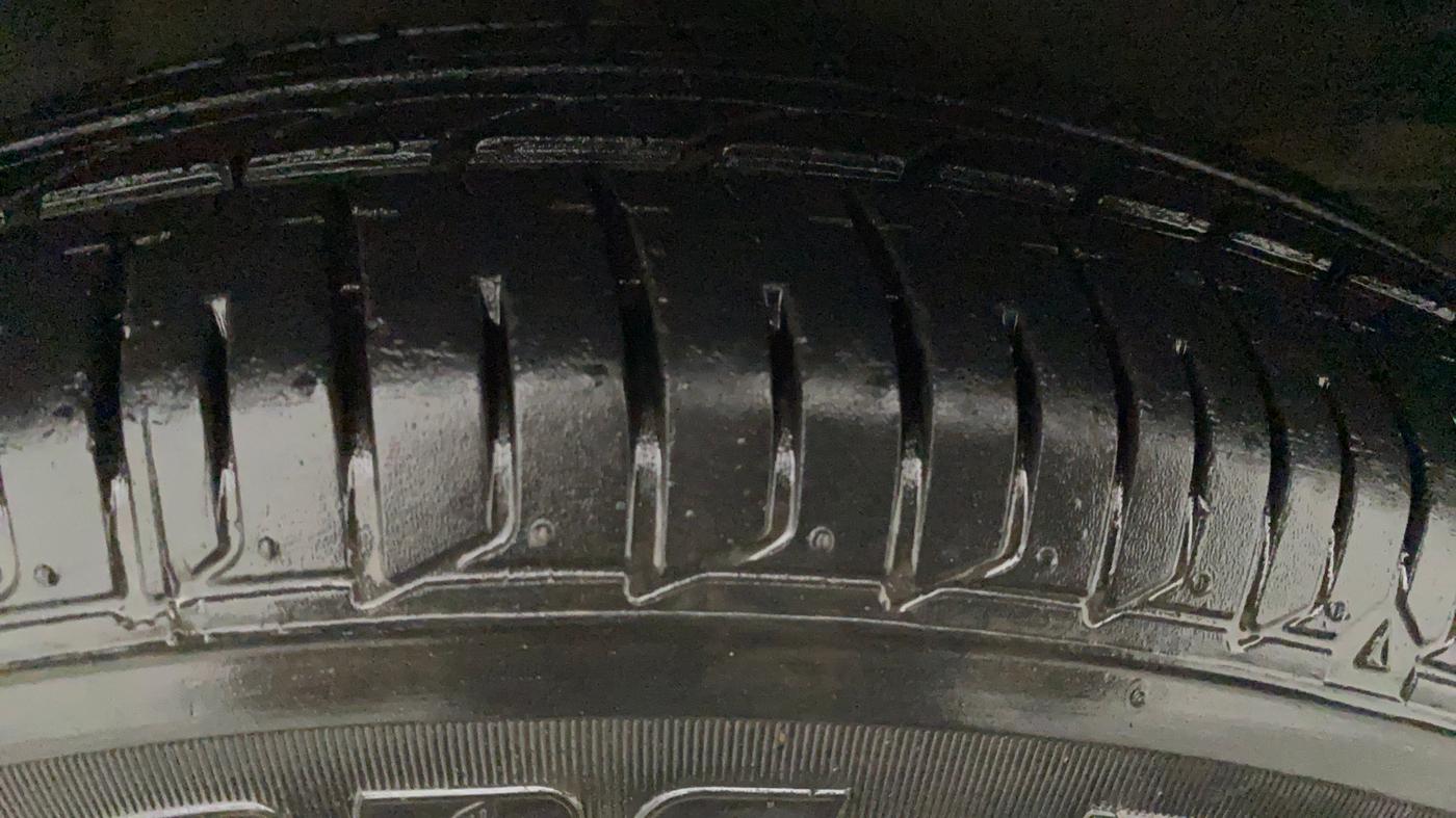 2011 Hyundai i10 SPORTZ 1.2, Petrol, Manual, 32,715 km, Right Front Tyre Tread