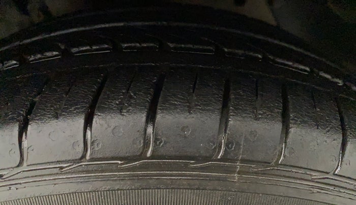 2020 Ford FREESTYLE TITANIUM 1.2 PETROL, Petrol, Manual, 11,183 km, Left Front Tyre Tread