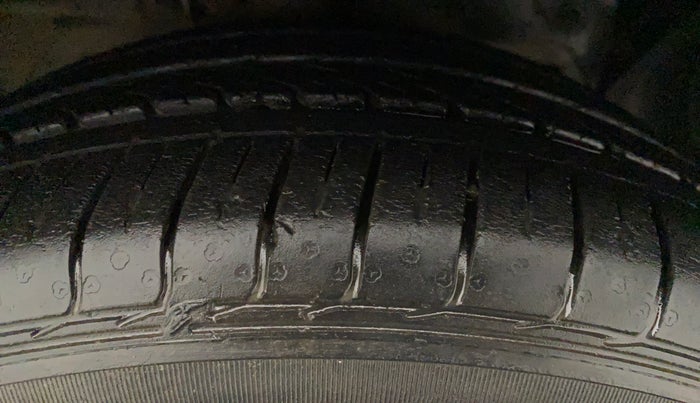 2020 Ford FREESTYLE TITANIUM 1.2 PETROL, Petrol, Manual, 11,183 km, Right Front Tyre Tread