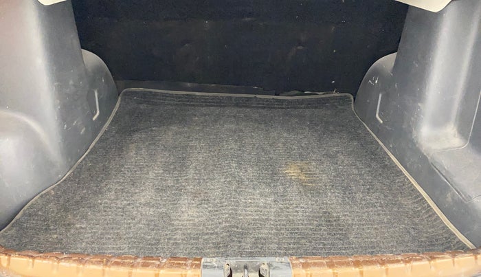 2013 Renault Duster 85 PS RXL DIESEL, Diesel, Manual, 1,11,669 km, Boot Inside