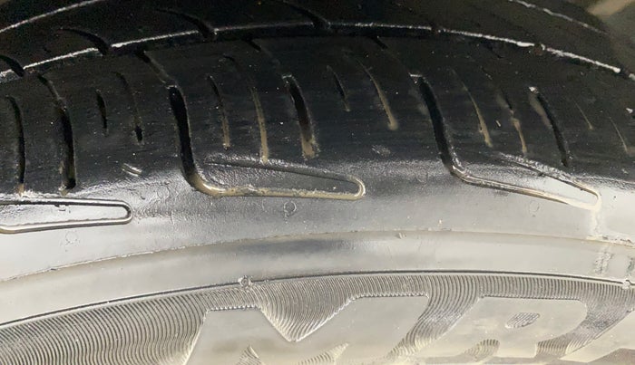 2017 Ford Figo Aspire TITANIUM1.5 DIESEL, Diesel, Manual, 69,665 km, Right Front Tyre Tread