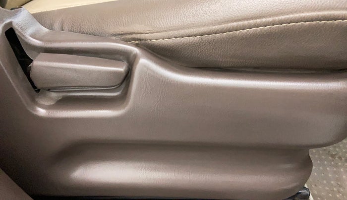 2011 Maruti Zen Estilo LXI, Petrol, Manual, 86,451 km, Driver Side Adjustment Panel