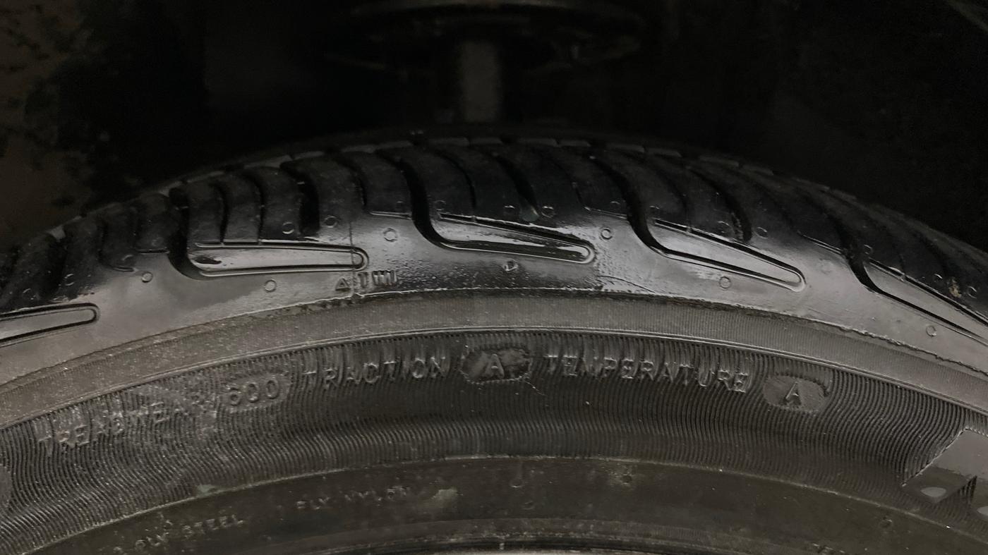 2016 Maruti Baleno ALPHA PETROL 1.2, Petrol, Manual, 1,04,490 km, Right Front Tyre Tread