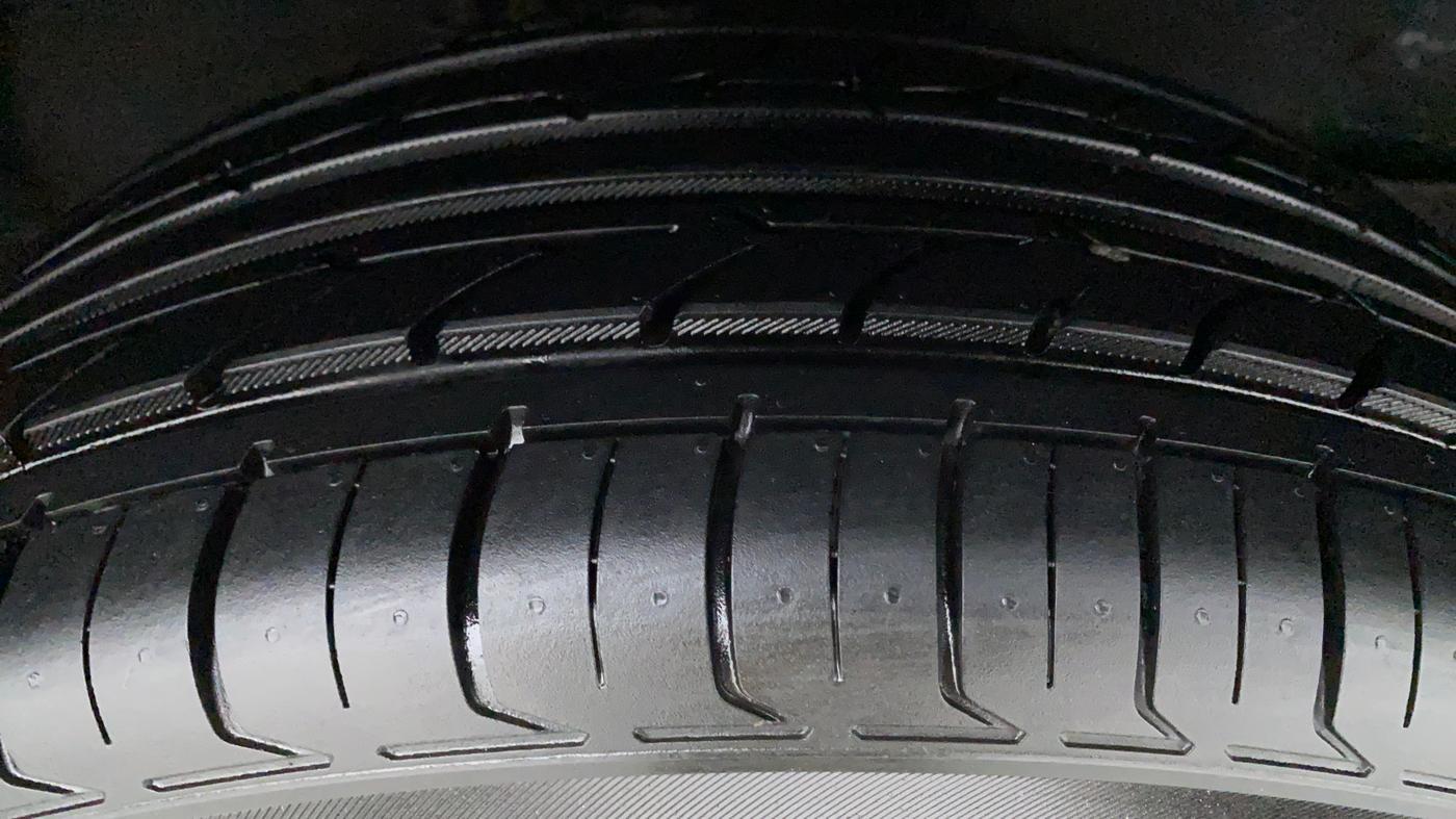 2017 Toyota Corolla Altis VL AT, Petrol, Automatic, 39,476 km, Right Front Tyre Tread