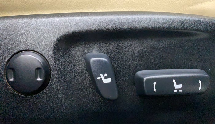 2017 Toyota Corolla Altis VL AT, Petrol, Automatic, 39,476 km, Electrically Adjustable Driver's Seat