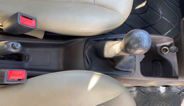 2017 Hyundai Eon ERA +, Petrol, Manual, 56,804 km, Gear Lever