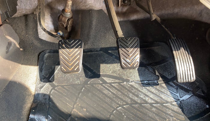 2017 Hyundai Eon ERA +, Petrol, Manual, 56,804 km, Pedals