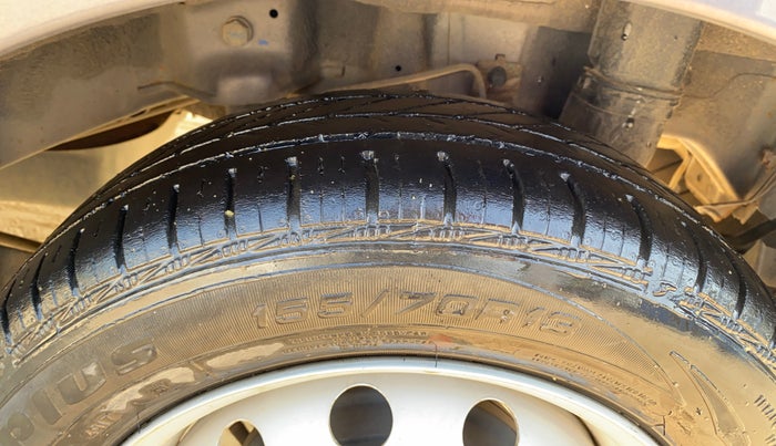 2017 Hyundai Eon ERA +, Petrol, Manual, 56,804 km, Left Rear Tyre Tread