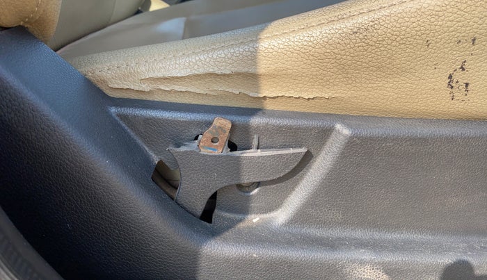 2017 Hyundai Eon ERA +, Petrol, Manual, 56,804 km, Driver Side Adjustment Panel