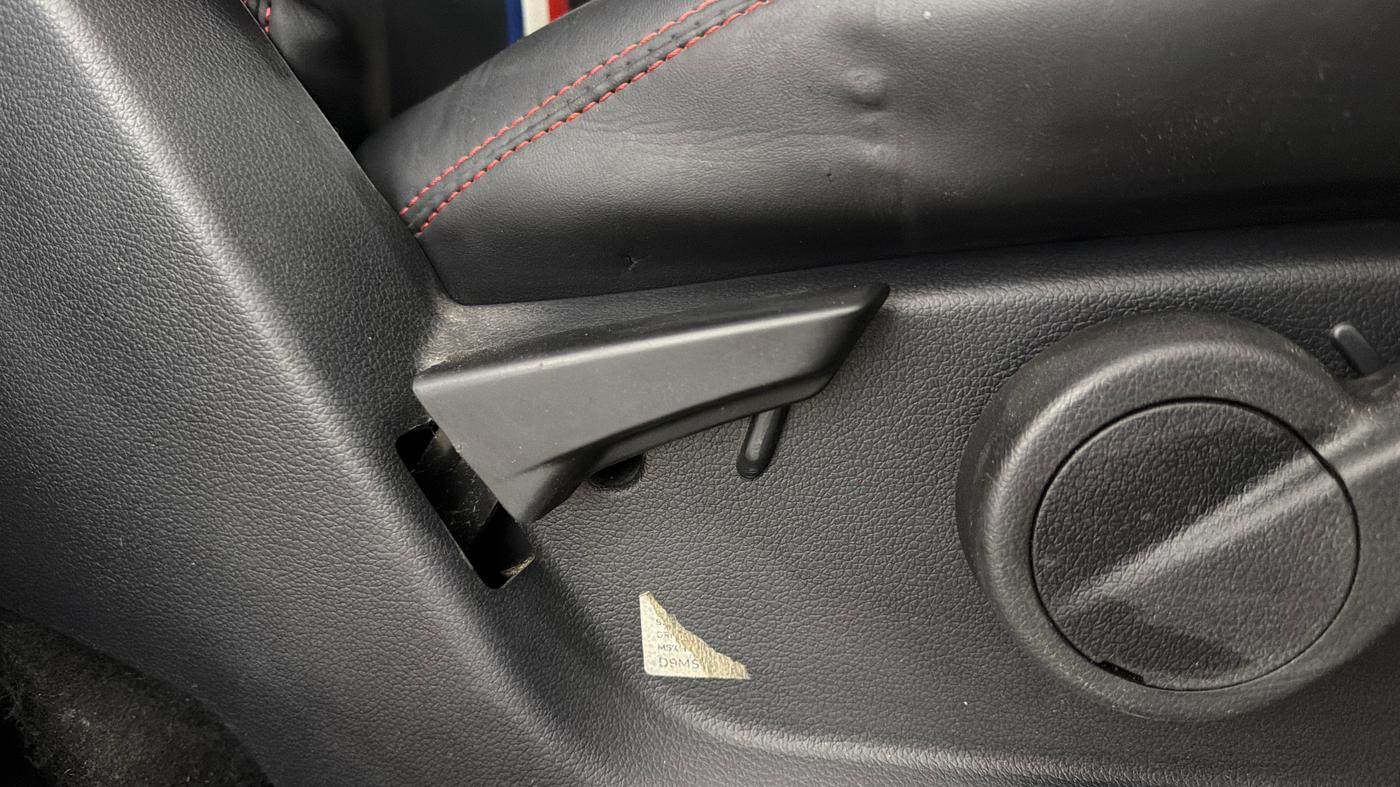2021 Mahindra Thar LX PETROL HT 4WD AT, Petrol, Automatic, 82,466 km, Driver Side Adjustment Panel