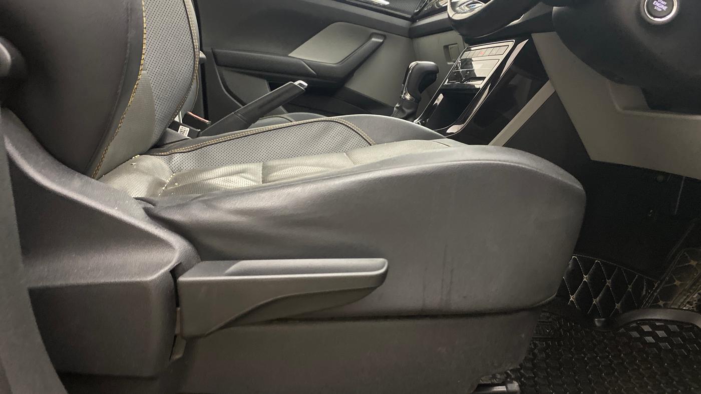 2022 Skoda KUSHAQ STYLE 1.5L TSI DSG, Petrol, Automatic, 1,12,096 km, Driver Side Adjustment Panel