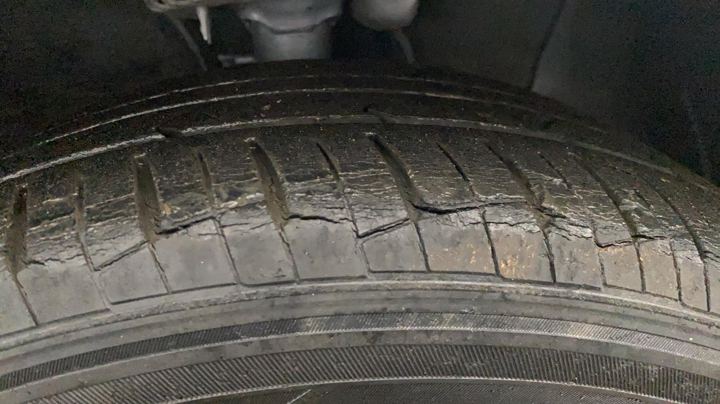 2018 Hyundai Verna 1.6 VTVT SX O, Petrol, Manual, 30,060 km, Right Front Tyre Tread