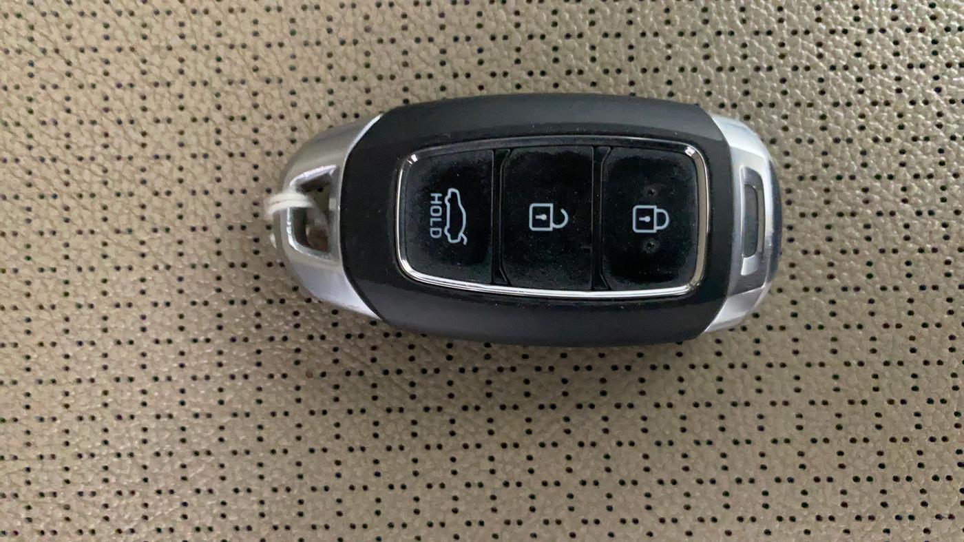 2018 Hyundai Verna 1.6 VTVT SX O, Petrol, Manual, 30,060 km, Key Close Up