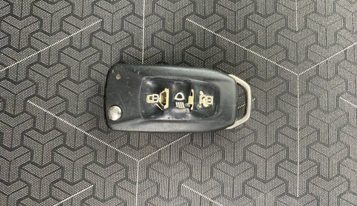 2022 Tata PUNCH ADVENTURE MT, Petrol, Manual, 56,972 km, Key Close Up