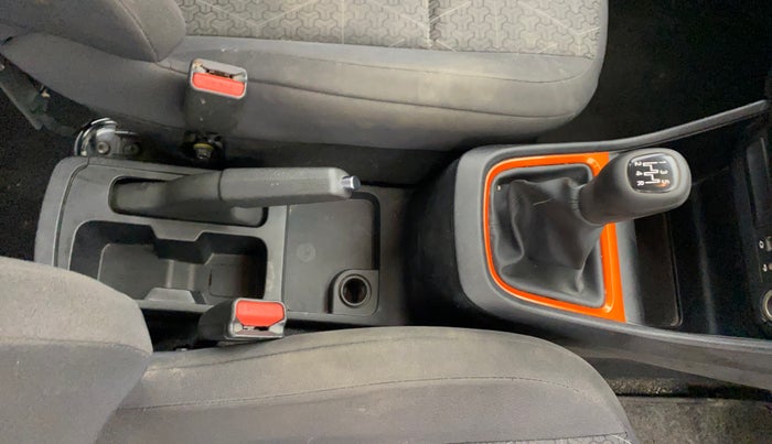 2022 Tata PUNCH ADVENTURE MT, Petrol, Manual, 56,972 km, Gear Lever