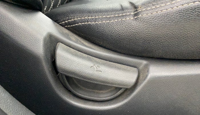 2016 Hyundai Grand i10 ASTA (O) AT 1.2 KAPPA VTVT, Petrol, Automatic, 50,366 km, Driver Side Adjustment Panel