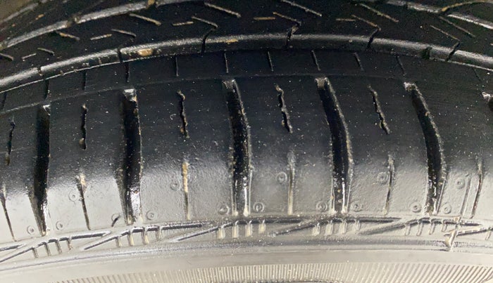 2016 Hyundai Grand i10 ASTA (O) AT 1.2 KAPPA VTVT, Petrol, Automatic, 50,366 km, Right Front Tyre Tread