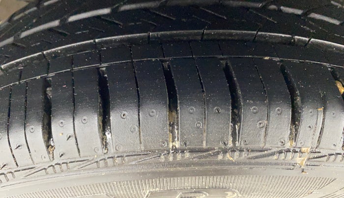 2016 Hyundai Grand i10 ASTA (O) AT 1.2 KAPPA VTVT, Petrol, Automatic, 50,366 km, Right Rear Tyre Tread