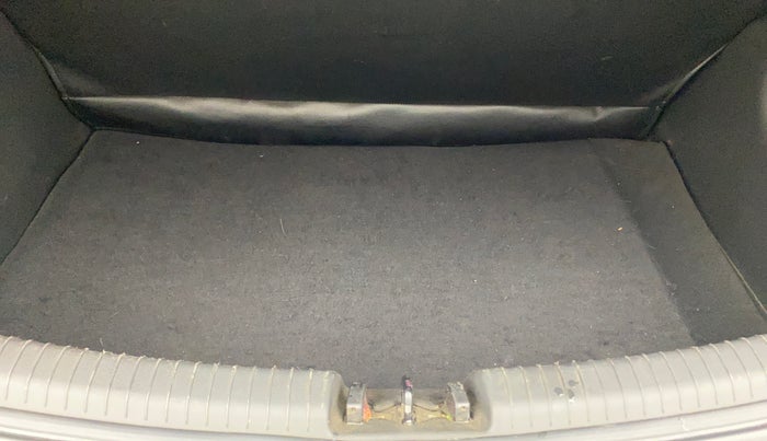 2016 Hyundai Grand i10 ASTA (O) AT 1.2 KAPPA VTVT, Petrol, Automatic, 50,366 km, Boot Inside