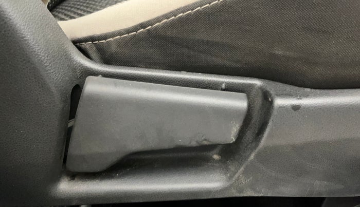 2020 Renault TRIBER RXZ, Petrol, Manual, 15,403 km, Driver Side Adjustment Panel