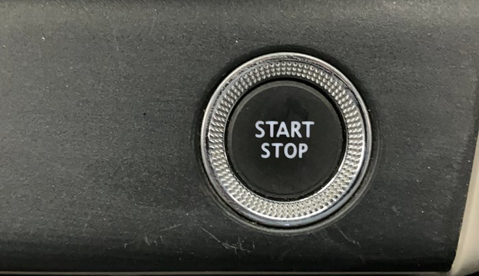 2020 Renault TRIBER RXZ, Petrol, Manual, 15,403 km, Keyless Start/ Stop Button