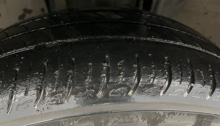 2020 Renault TRIBER RXZ, Petrol, Manual, 15,403 km, Left Front Tyre Tread