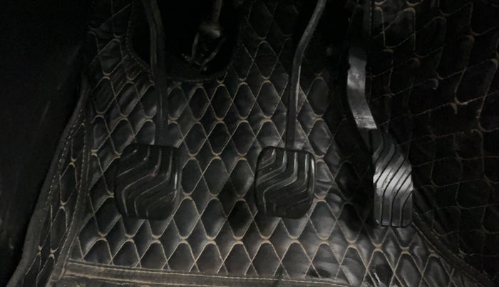 2020 Renault TRIBER RXZ, Petrol, Manual, 15,403 km, Pedals