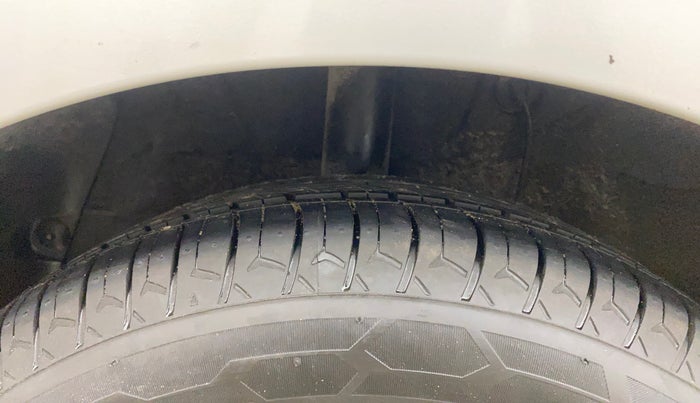 2015 Hyundai Grand i10 ASTA 1.2 KAPPA VTVT, Petrol, Manual, 68,702 km, Right Rear Tyre Tread